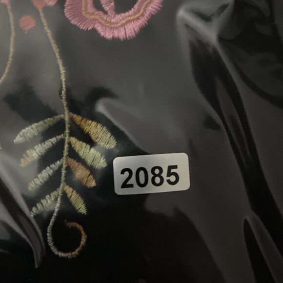 August Silk Cardigan Women's Size Pettie Medium Embroidered‎ Floral Grandmacore - Picture 10 of 10